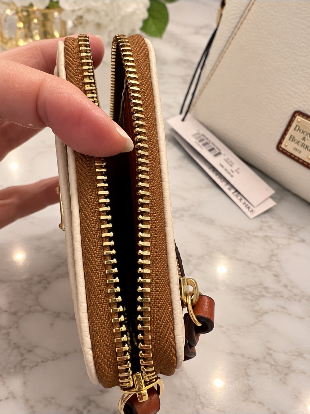 NWTs, Dooney & Bourke Creamy Pebbled Leather Cameron Crossbody & Matching Wallet - Picture 8 of 13